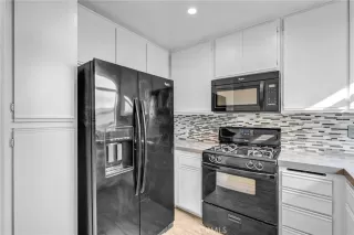 Photo #3: OC24253302 Listing 