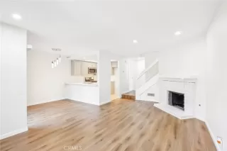 Photo #6: OC24253705 Listing 