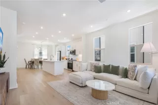 Photo #5: OC24253896 Listing 