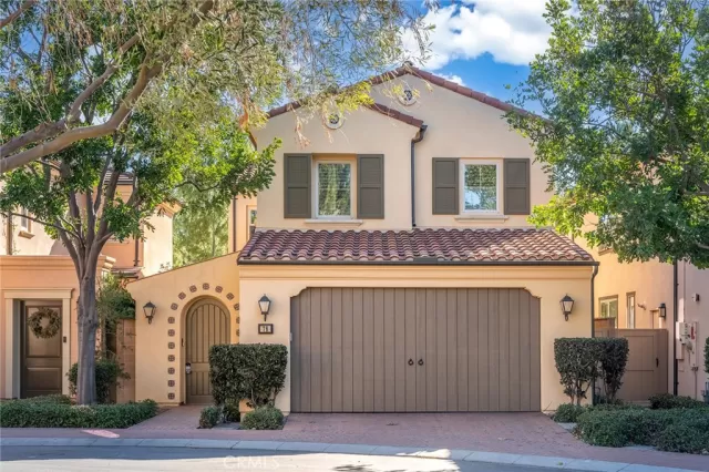 MLS: OC24254199 Condo For Sale