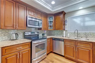 Photo #5: OC24254659 Listing