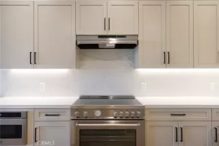 Photo #4: OC24254720 Listing 