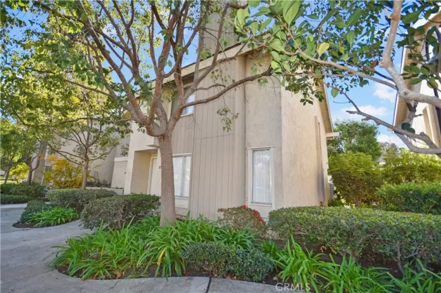 MLS: OC24255089 Condo For Sale