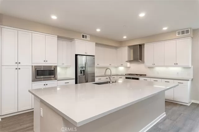 MLS: OC24255214 Condo For Sale