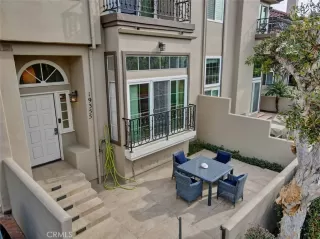 Photo #2: OC24255428 Listing 