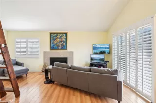 Photo #5: OC24255594 Listing 