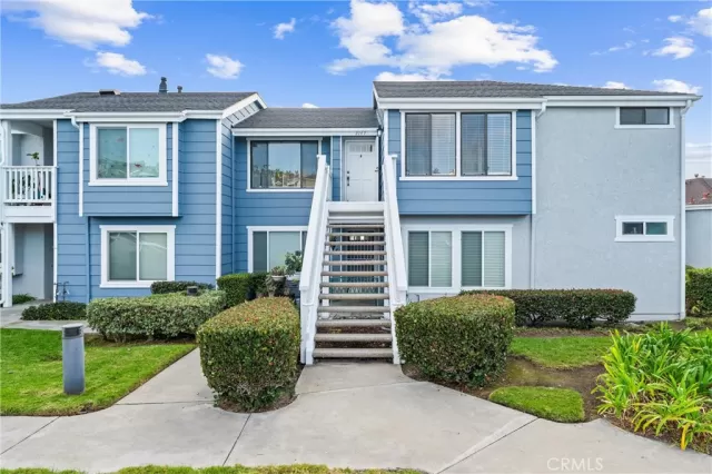 MLS: OC24255724 Condo For Sale