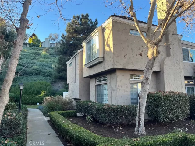 MLS: OC25001109 Condo For Sale