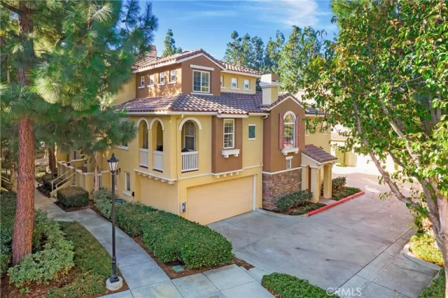 MLS: OC25001131 Condo For Sale