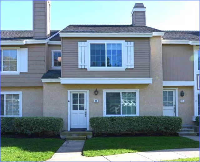 MLS: OC25001301 Condo For Sale