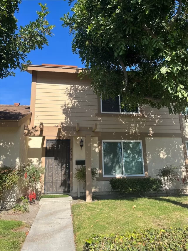 MLS: OC25001726 Condo For Sale