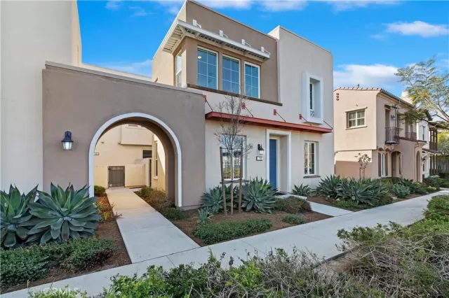 MLS: OC25001848 Condo For Sale