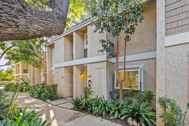 MLS: OC25004204 Condo For Sale