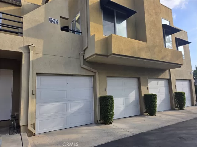 MLS: OC25004278 Condo For Sale