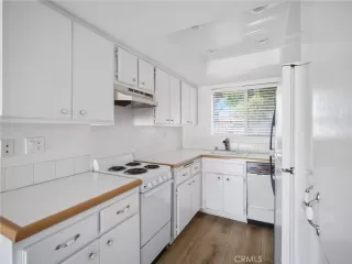 Photo #6: OC25005584 Listing