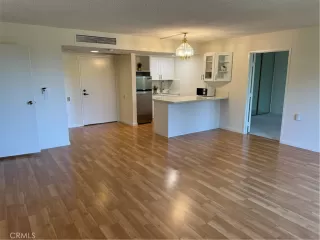 Photo #2: OC25005698 Listing