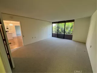 Photo #5: OC25005698 Listing