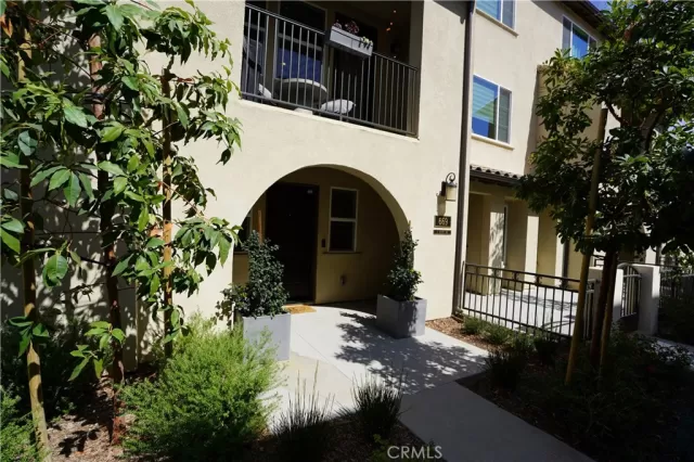 MLS: OC25006198 Condo For Sale
