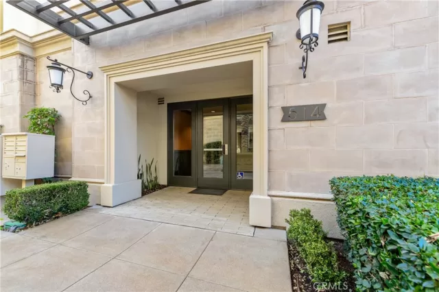 MLS: OC25010593 Condo For Sale