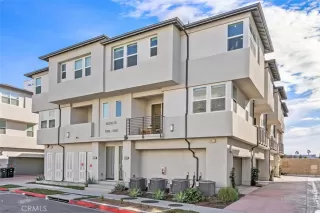 Photo #2: OC25010637 Listing 