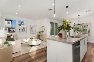 Photo #5: OC25010637 Listing 