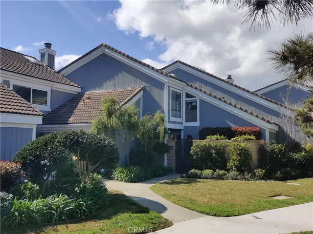 MLS: OC25010946 Condo For Sale