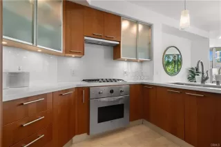 Photo #3: OC25011164 Listing 