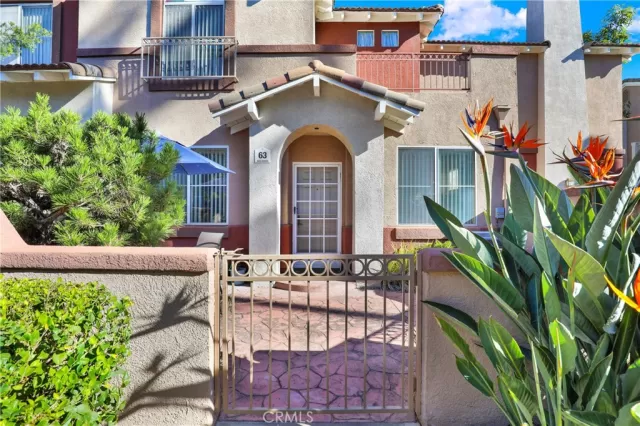 MLS: OC25011657 Condo For Sale