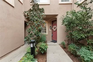 Photo #2: OC25011674 Listing