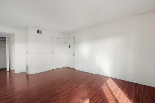 Photo #5: OC25012131 Listing