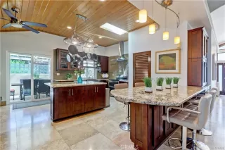 Photo #1: OC25013562 Listing