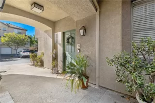 Photo #2: OC25014899 Listing