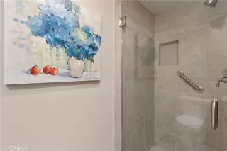 Photo #5: OC25020889 Listing