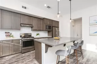 Photo #5: OC25022488 Listing