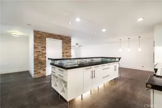 Photo #6: OC25024319 Listing