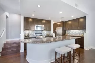 Photo #5: OC25028342 Listing