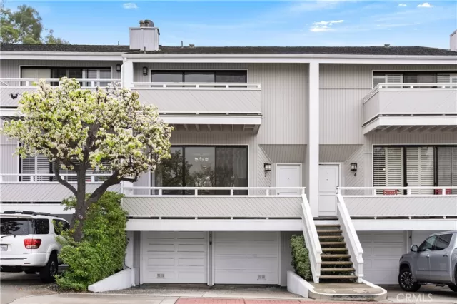 MLS: OC25028529 Condo For Sale