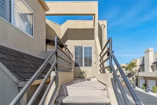 Photo #2: OC25032783 Listing 