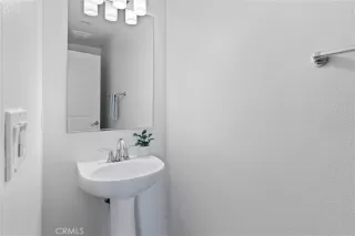 Photo #4: OC25033020 Listing 