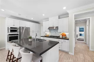 Photo #3: OC25033400 Listing