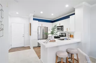 Photo #5: OC25033406 Listing