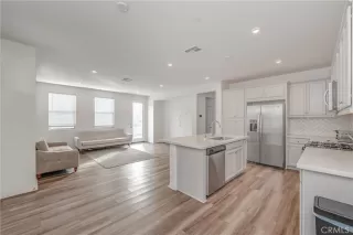 Photo #4: OC25033864 Listing 