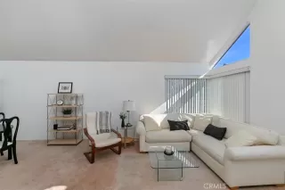 Photo #4: OC25034373 Listing 