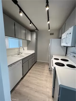 Photo #3: OC25034439 Listing 