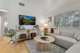 Photo #3: OC25034704 Listing