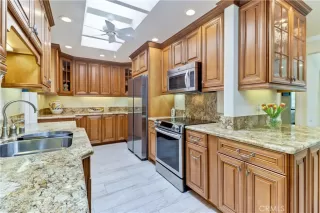 Photo #4: OC25034823 Listing