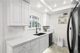 Photo #6: OC25035304 Listing 