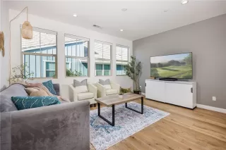 Photo #4: OC25035552 Listing