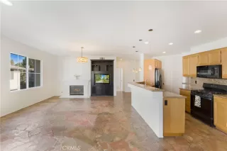 Photo #4: OC25036157 Listing 