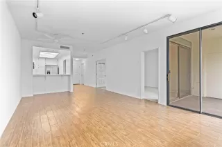 Photo #4: OC25036981 Listing 